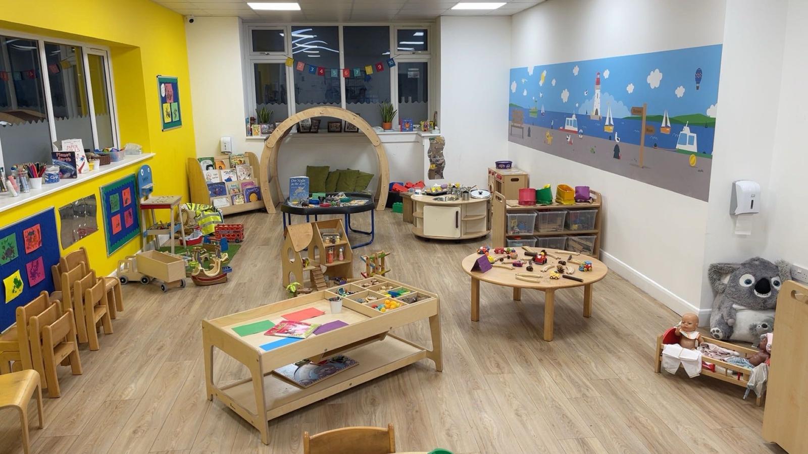 Mini Moon's- Toddlers Explore